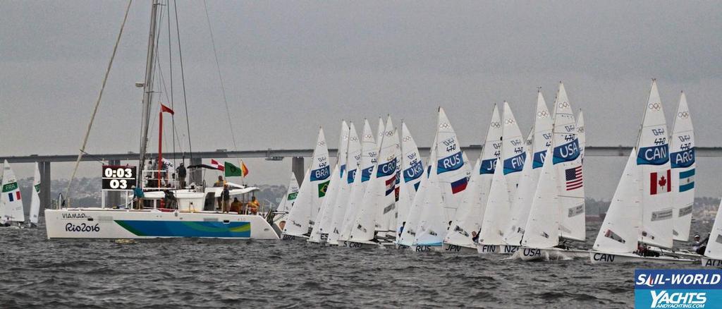 Mens 470 fleet all have a very cautious start in Race 1 © Richard Gladwell www.photosport.co.nz